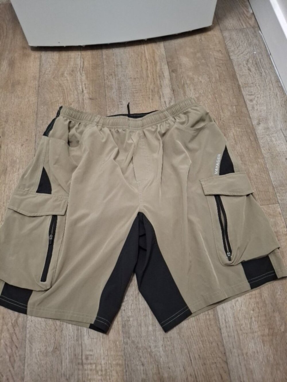 VAYAGER Shorts Mens Size XL  Green Black Padded Biking Cycling MTB Cargo